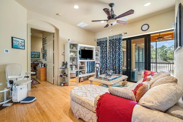 Residence photo 43