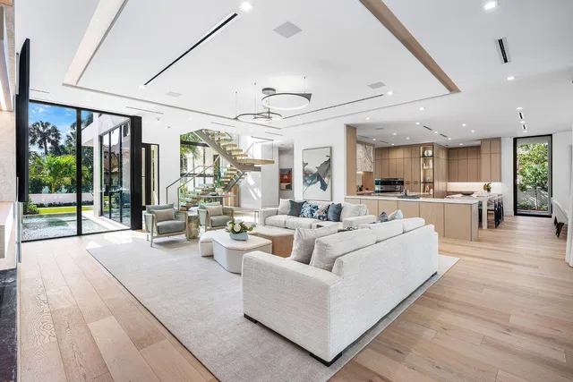 Royal Palm Yacht and Country Club Residence photo 12