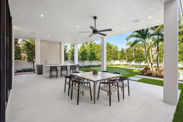 Royal Palm Yacht and Country Club Residence photo 27