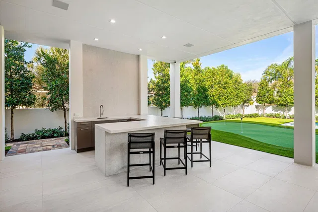 Royal Palm Yacht and Country Club Residence photo 28