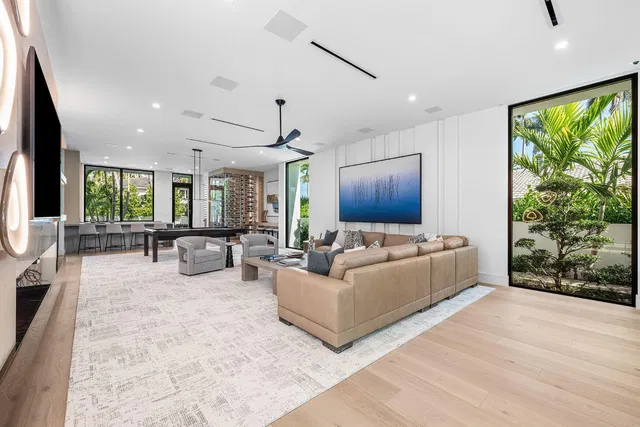 Royal Palm Yacht and Country Club Residence photo 36