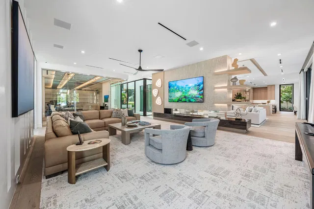 Royal Palm Yacht and Country Club Residence photo 38