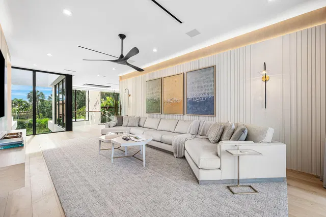 Royal Palm Yacht and Country Club Residence photo 53