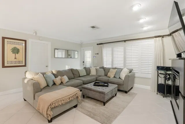 Residence photo 17