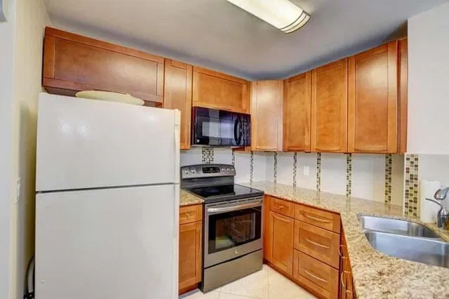 Unit 103 photo 6
