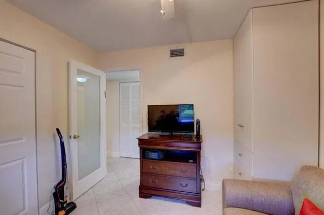 Unit 103 photo 13