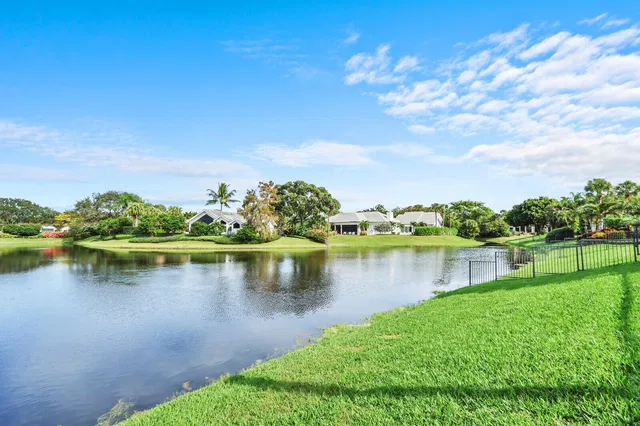 Frenchman's Creek Residence photo 26