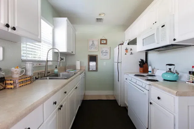 SoSo West Palm Beach Residence photo 33