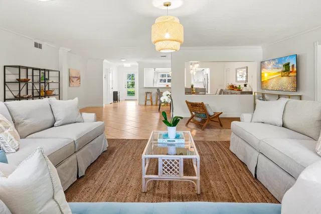 Residence photo 3