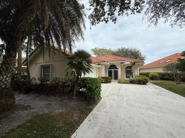 Residence photo 2