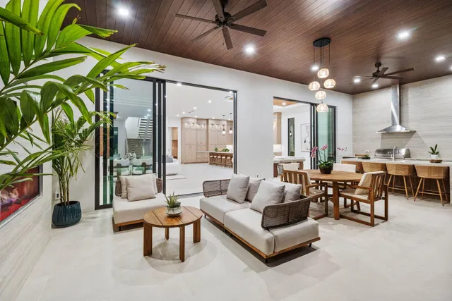 SoSo West Palm Beach Residence photo 6