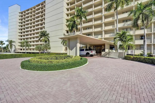 Unit 317 photo 29