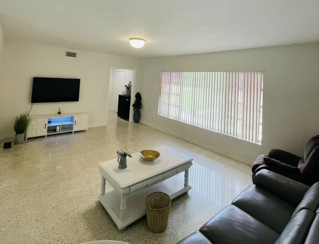 Residence photo 6