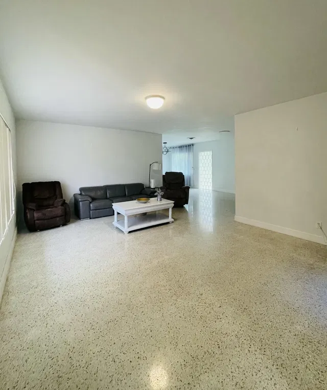 Residence photo 8