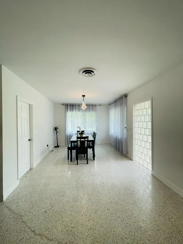 Residence photo 16