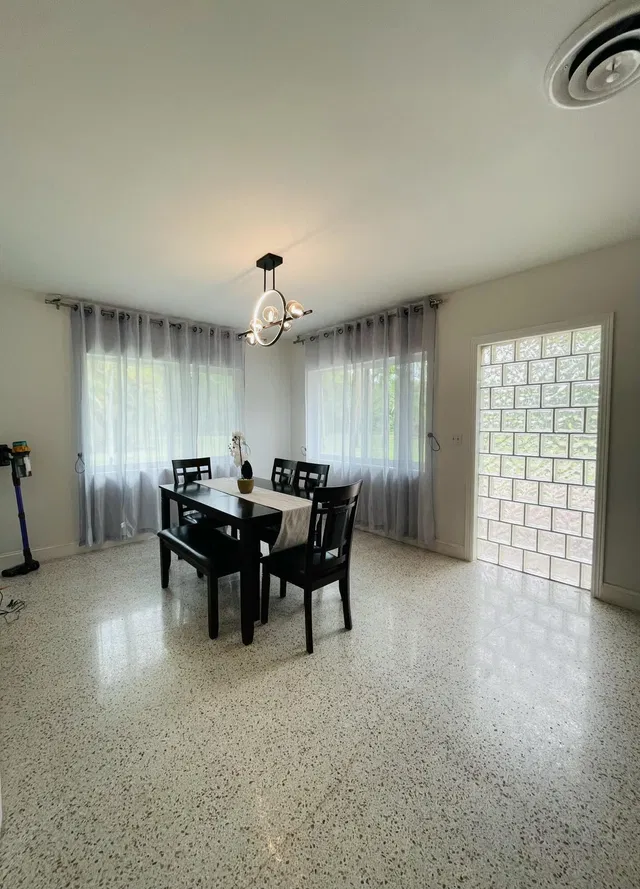 Residence photo 18