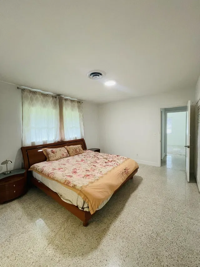 Residence photo 33