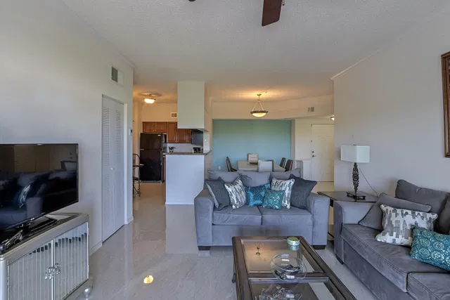  Unit 407 photo 6