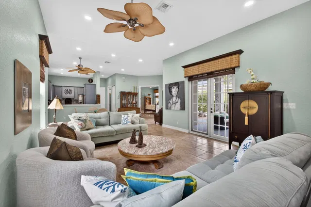 Canterbury Place Residence photo 10