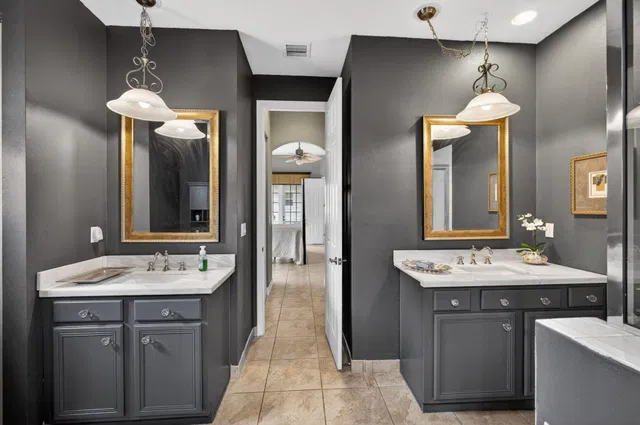 Canterbury Place Residence photo 19