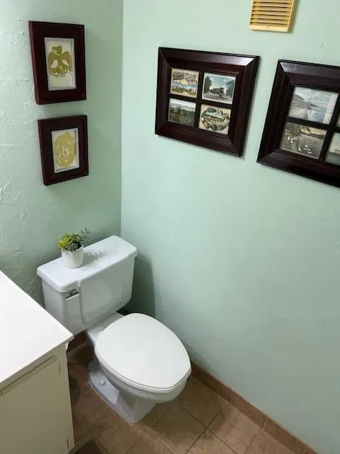 Unit B205 photo 14
