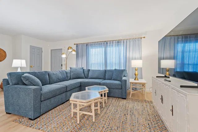 Residence photo 3