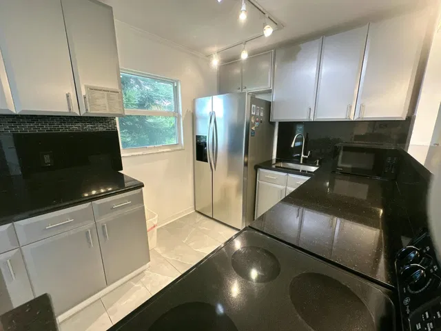 Residence photo 3