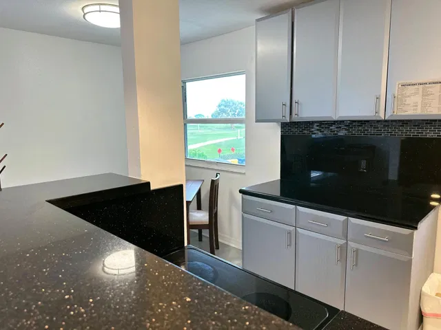 Residence photo 6