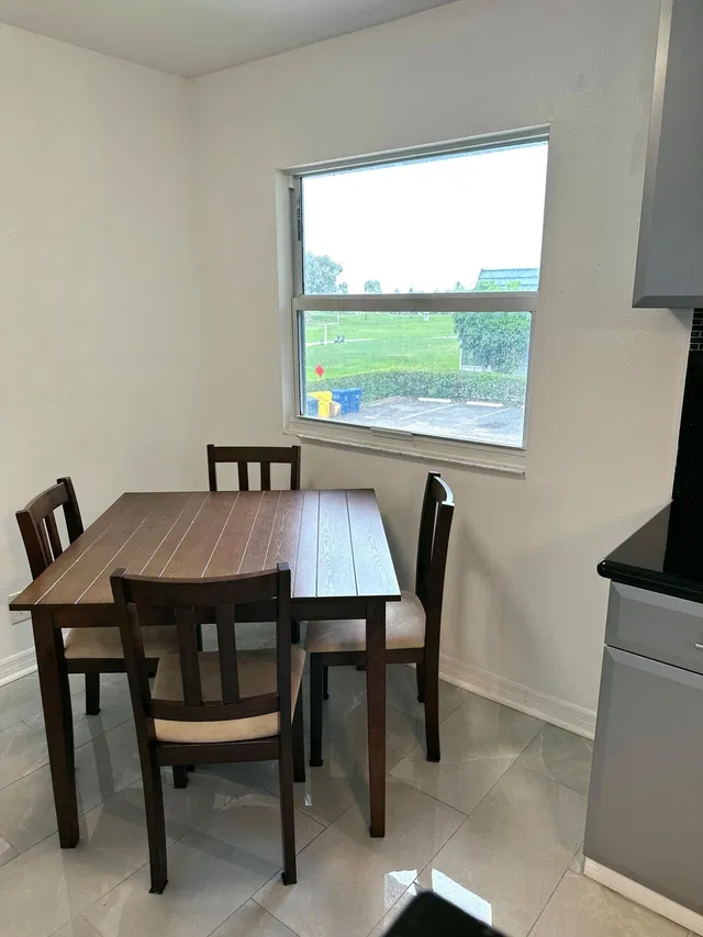 Residence photo 8
