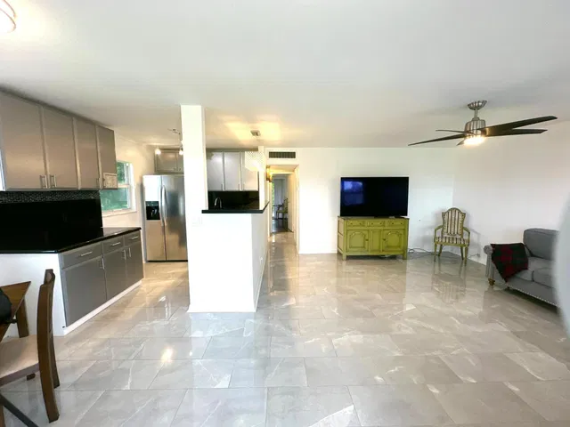 Residence photo 11