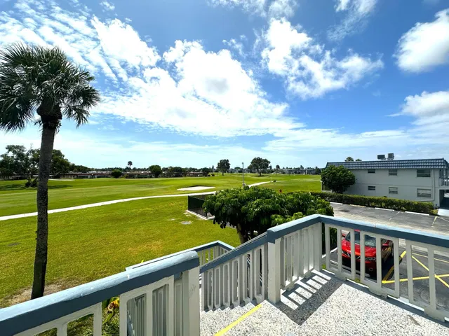 Residence photo 16