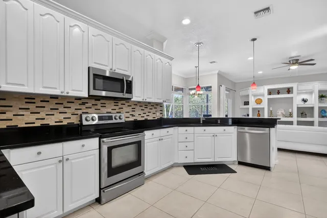 Residence photo 41