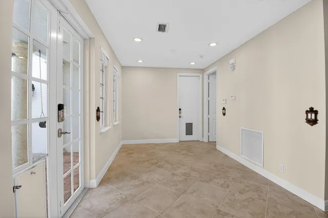 Palm Trail Delray Beach Residence photo 15