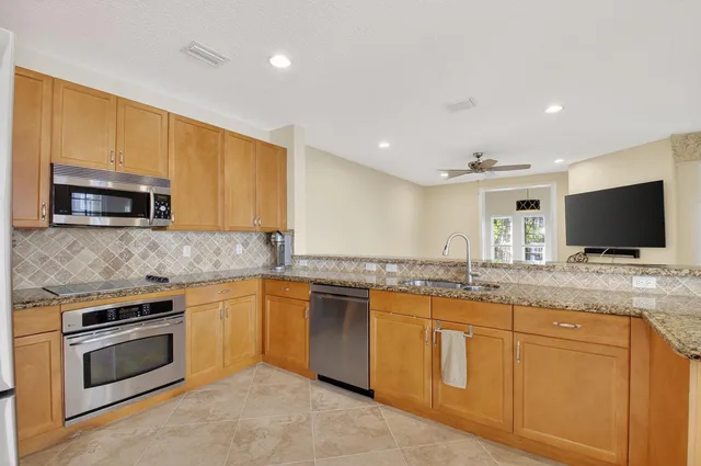 Palm Trail Delray Beach Residence photo 19