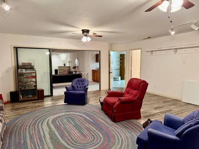 Residence photo 11