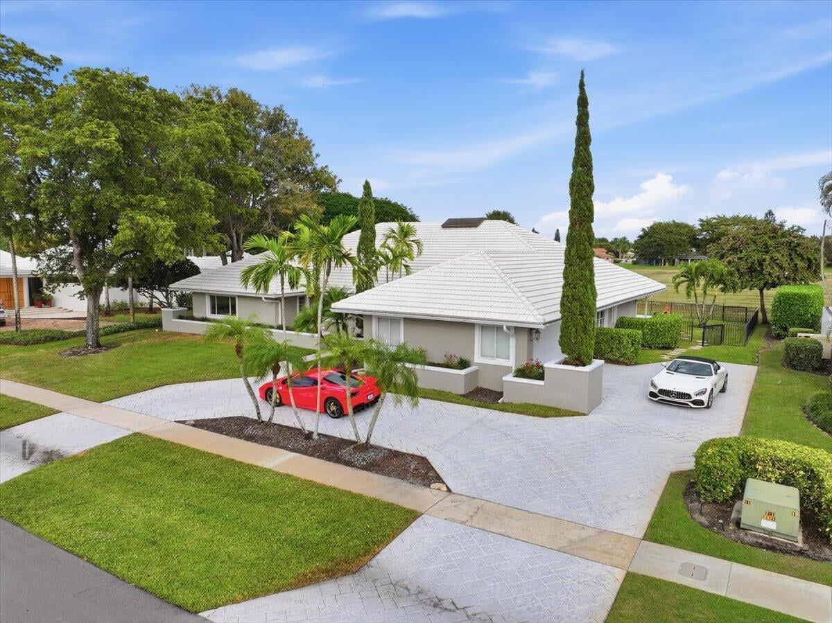 Residence photo 2