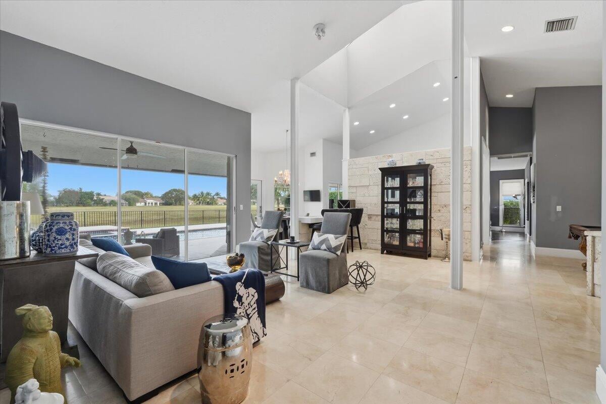 Residence photo 11