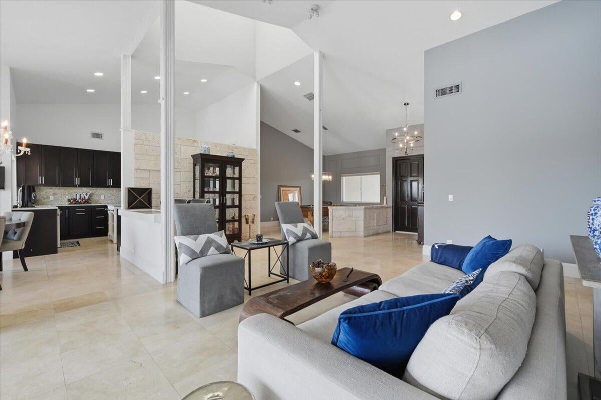 Residence photo 12