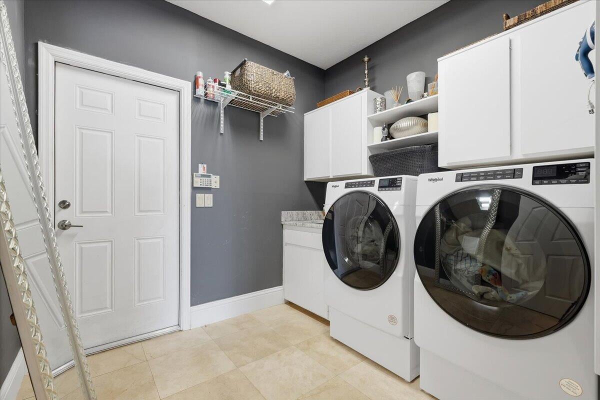 Residence photo 36