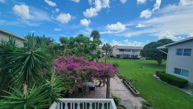 Residence photo 20