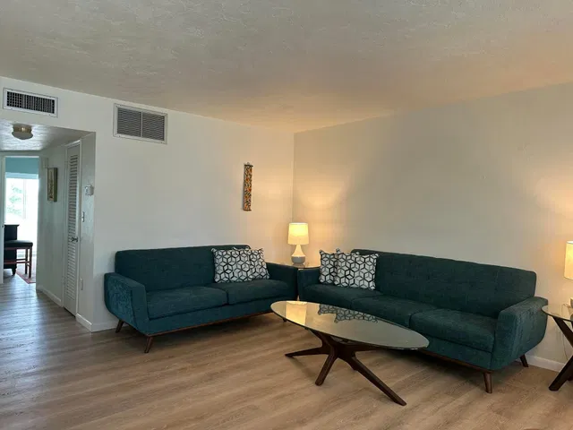 Unit 216 photo 8