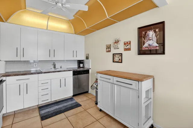 Residence photo 5