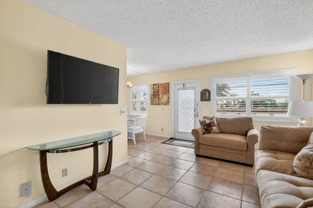Residence photo 8