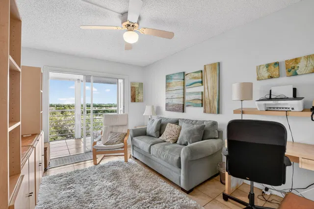 Residence photo 18
