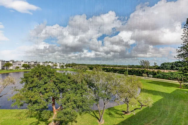 Residence photo 25