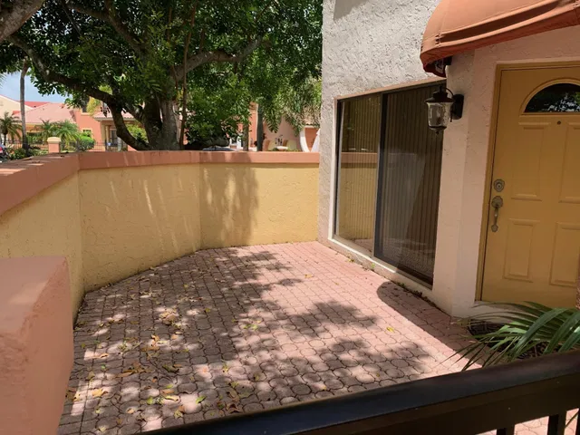Residence photo 2