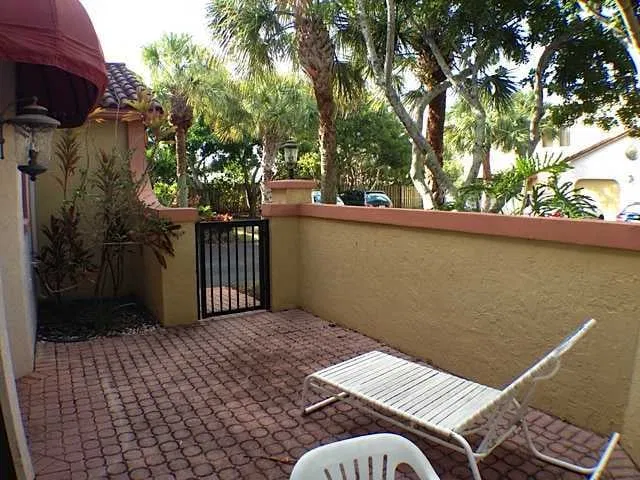 Residence photo 3