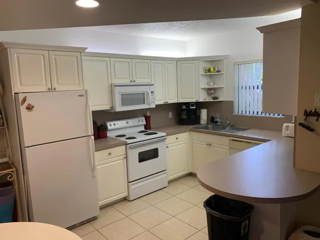 Residence photo 4
