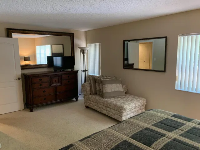 Residence photo 9