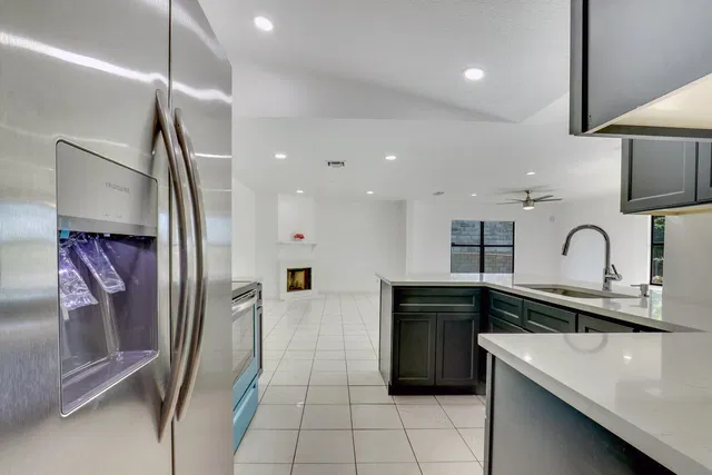West Palm Beach Residence photo 26